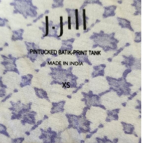 J Jill Scoop Neck Pintucked Purple and White Batik Tank Top Women's Size XS - Picture 8 of 8